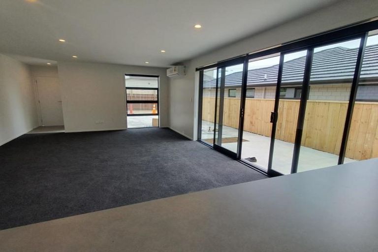 Photo of property in 5 Massey Street, Westown, New Plymouth, 4310