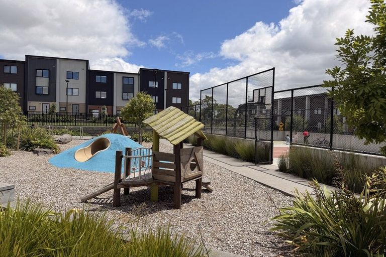 Photo of property in 79 Selo Street, Glen Eden, Auckland, 0602