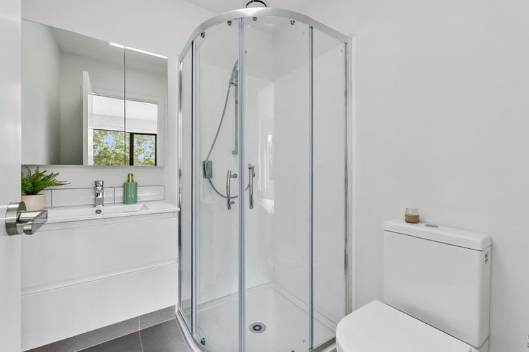 Photo of property in 3 Meg Lane, Glen Eden, 0602