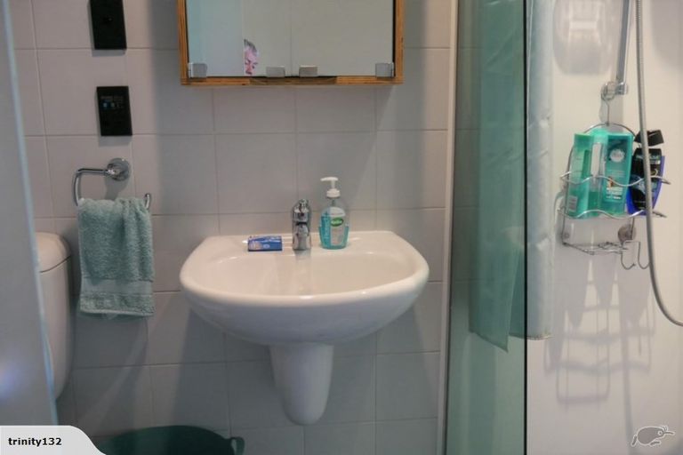 Photo of property in Qba Apartments, 2s/51 Webb Street, Mount Cook, Wellington, 6011