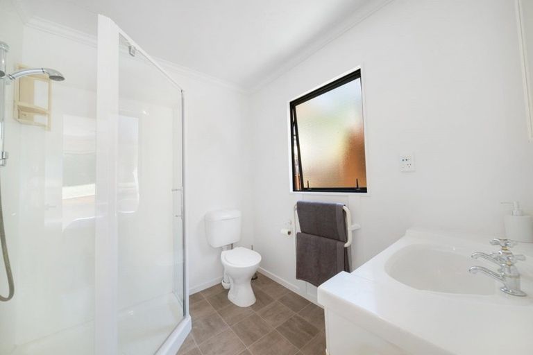 Photo of property in 2a Wye Place, Fernhill, Queenstown, 9300