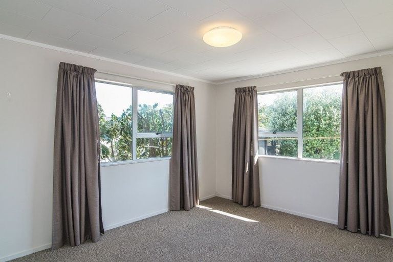 Photo of property in 11a Graham Grove, Waikanae, 5036
