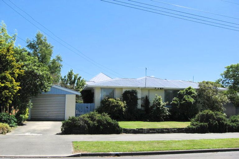 Photo of property in 2/12 Beatrice Place, Avonhead, Christchurch, 8042