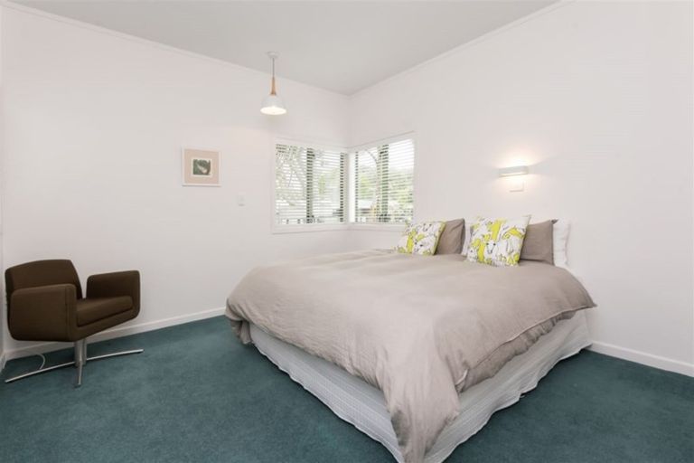 Photo of property in E/5 The Esplanade, Eastern Beach, Auckland, 2012