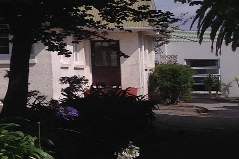 Photo of property in 274 Royal Road, Massey, Auckland, 0614