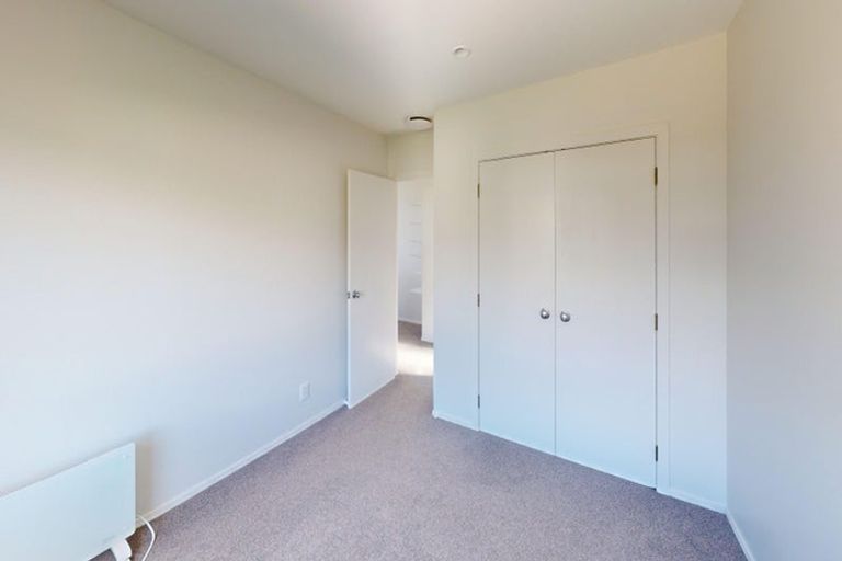 Photo of property in 74 Dress Circle, Newlands, Wellington, 6037