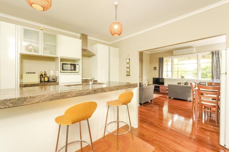Photo of property in 162b Henderson Valley Road, Henderson, Auckland, 0612