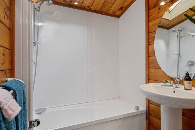 Photo of property in 156 Oaktree Avenue, Browns Bay, Auckland, 0630