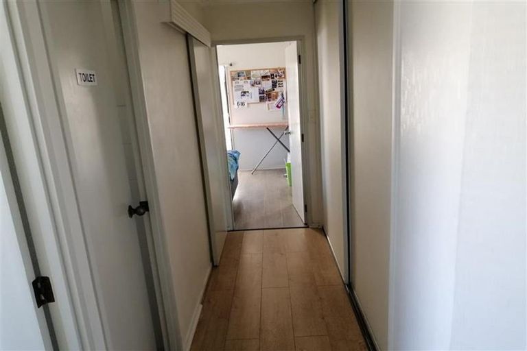 Photo of property in 42 Riverton Drive, Randwick Park, Auckland, 2105