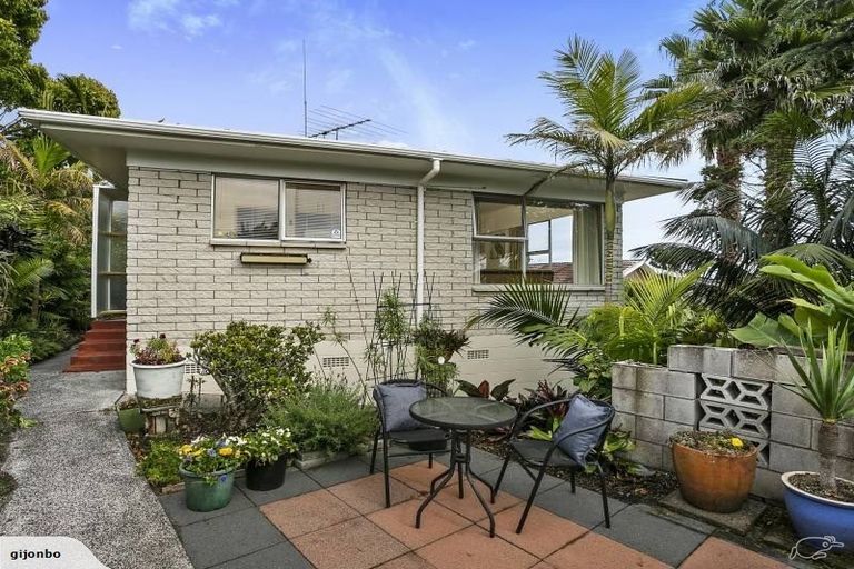 Photo of property in 1/4 Velma Road, Hillcrest, Auckland, 0627