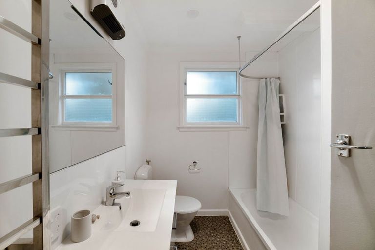 Photo of property in 112a Totara Street, Riccarton, Christchurch, 8041