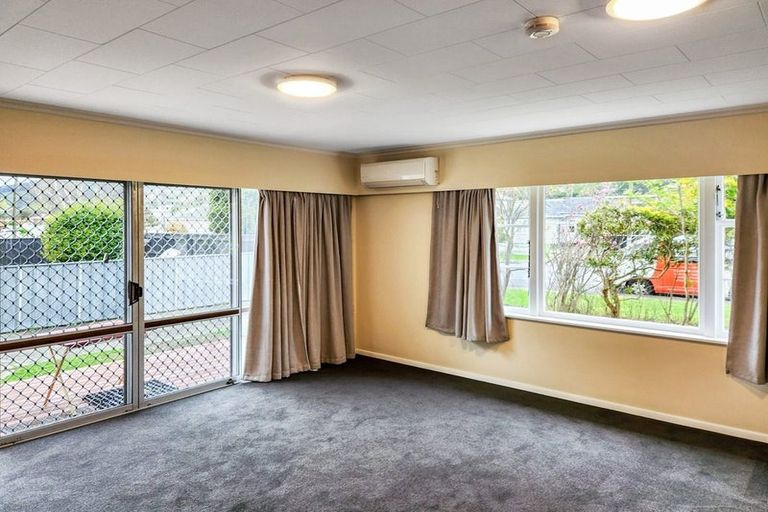Photo of property in 135 Moohan Street, Wainuiomata, Lower Hutt, 5014