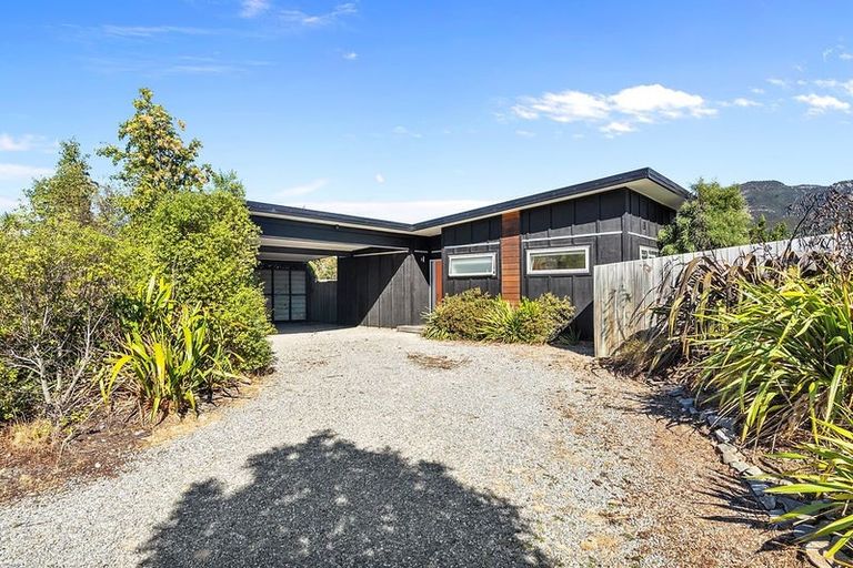 Photo of property in 8 Bell Street, Lake Hawea, Wanaka, 9382