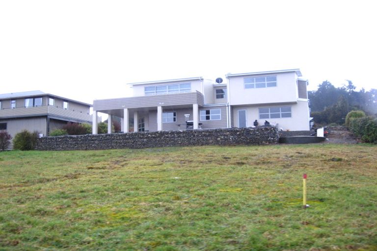 Photo of property in 17 Ranui Place, Moana, 7872
