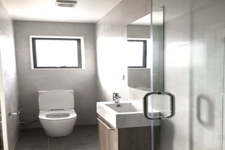 Photo of property in 9 Peony Mews, Oteha, Auckland, 0632