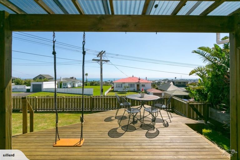 Photo of property in 23 Lismore Street, Strandon, New Plymouth, 4312