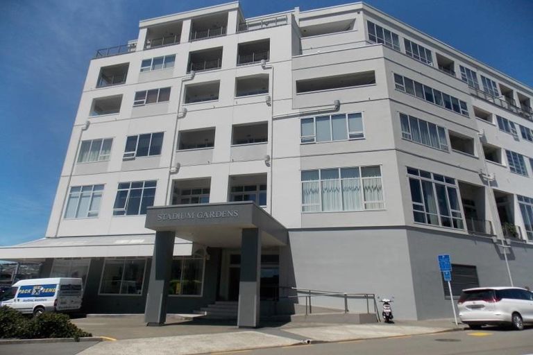 Photo of property in Stadium Garden Flats, 118/107 Thorndon Quay, Pipitea, Wellington, 6011