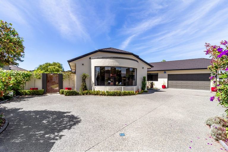 Photo of property in 11 Rutland Place, Taradale, Napier, 4112