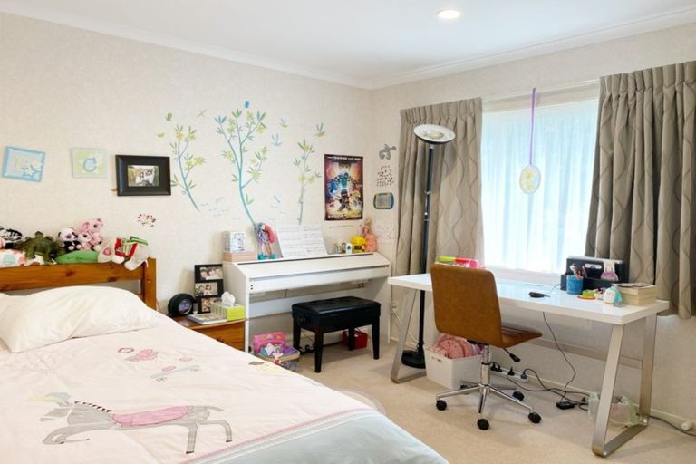 Photo of property in 4 Ballyroney Place, East Tamaki, Auckland, 2013