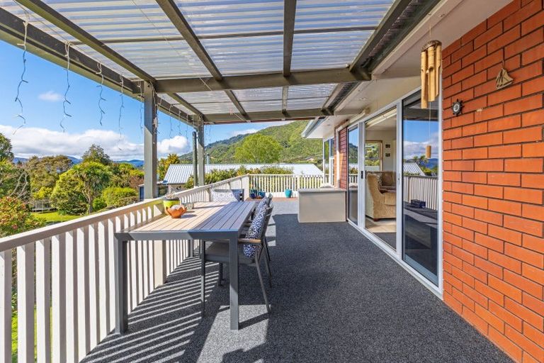 Photo of property in 5 Moana View Road, Waikawa, Picton, 7220