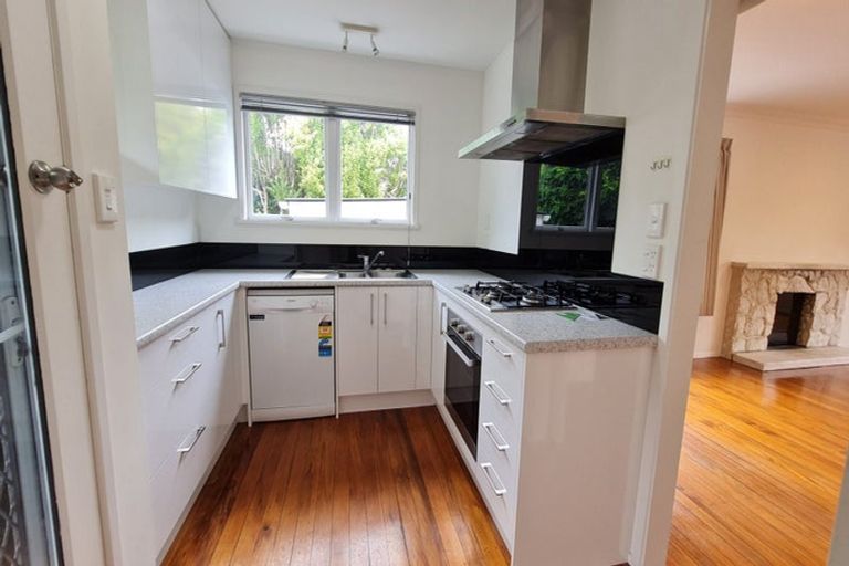 Photo of property in 2/94 Glandovey Road, Fendalton, Christchurch, 8052