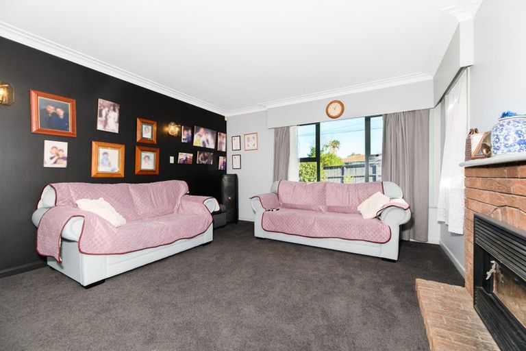 Photo of property in 9 Longburn Road, Henderson, Auckland, 0610