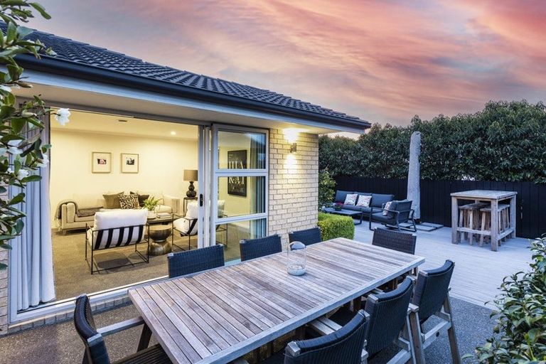 Photo of property in 28 Holiday Drive, Mairehau, Christchurch, 8052