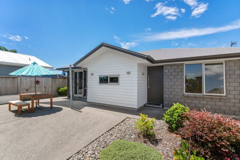 Photo of property in 1 Westhill Lane, Papamoa Beach, Papamoa, 3118