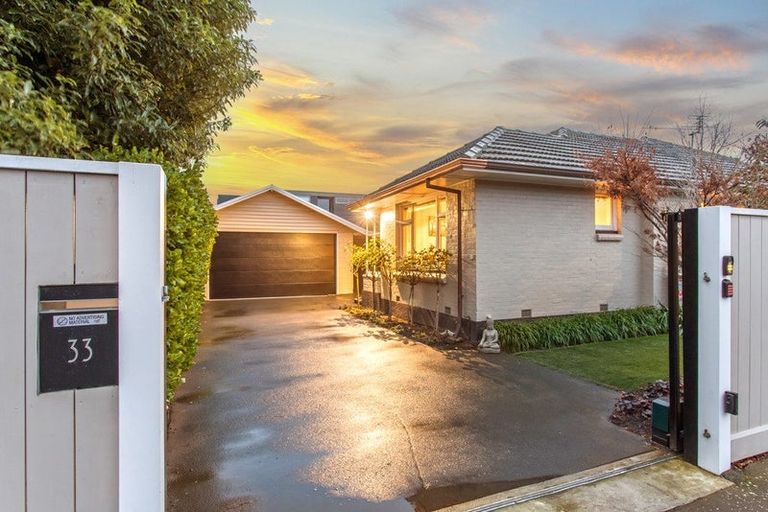 Photo of property in 33 Office Road, Merivale, Christchurch, 8014