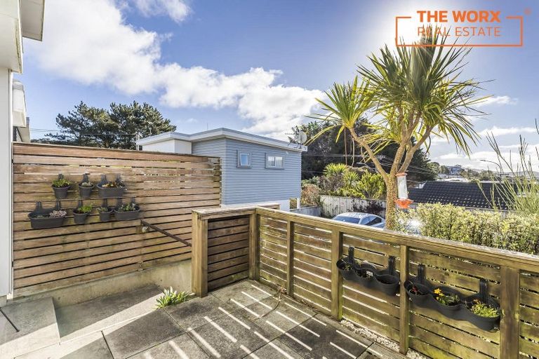 Photo of property in 4/8 Middleton Road, Johnsonville, Wellington, 6037