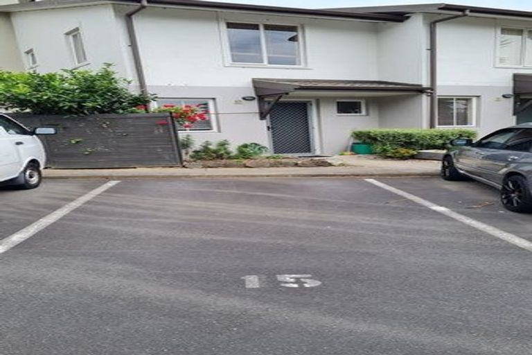Photo of property in 15 Opito Way, East Tamaki, Auckland, 2013