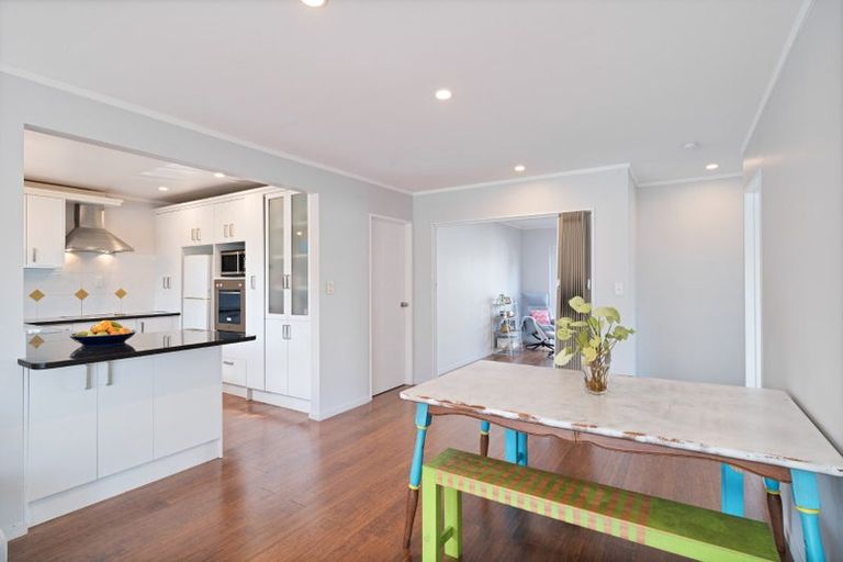 Photo of property in 13 Gala Place, Henderson, Auckland, 0612