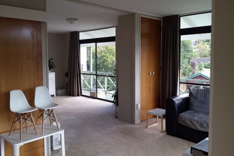 Photo of property in 1/6 Lyons Avenue, Murrays Bay, Auckland, 0630