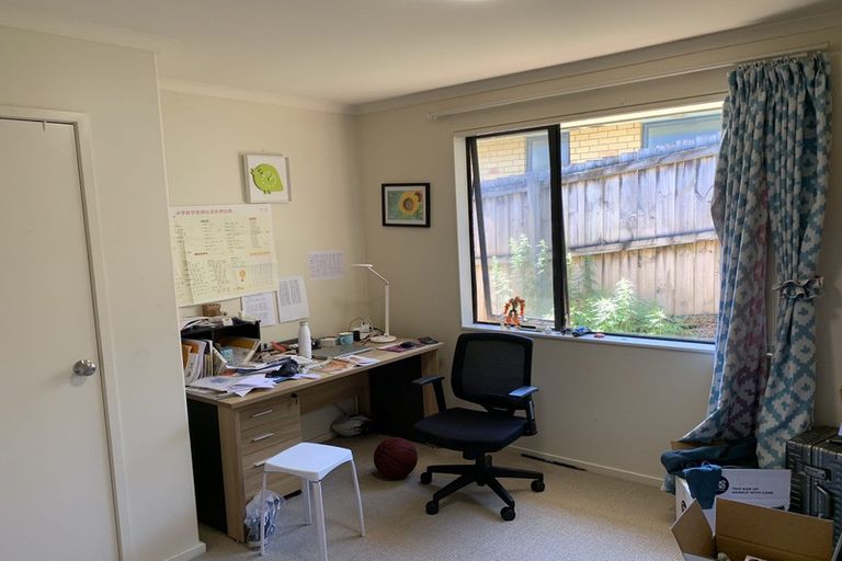 Photo of property in 10 Nimstedt Avenue, Oteha, Auckland, 0632