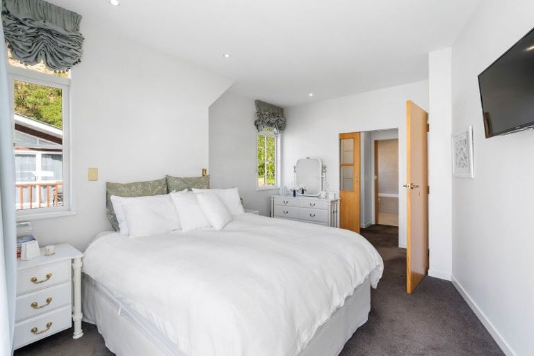 Photo of property in 16a Ferry Street, Seatoun, Wellington, 6022