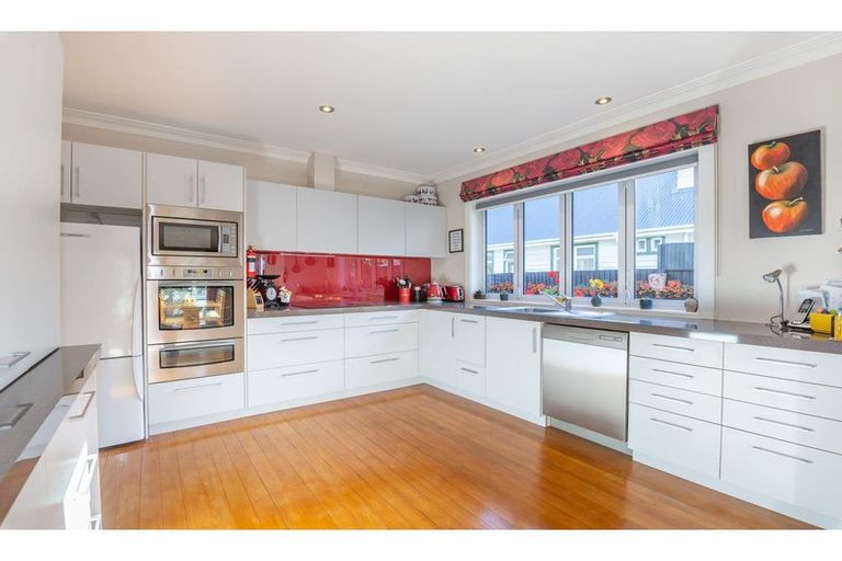 Photo of property in 38 Colombo Street, Cashmere, Christchurch, 8022