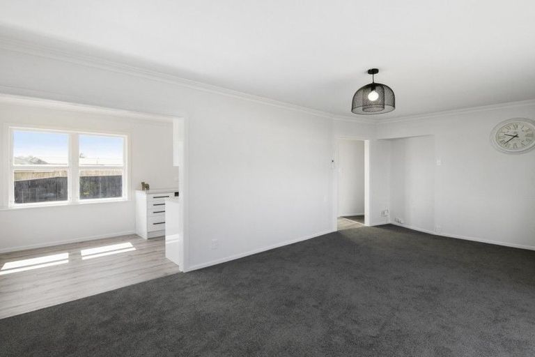 Photo of property in 35 Balmoral Street, Levin, 5510