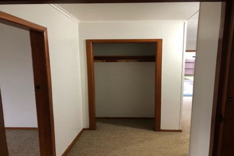 Photo of property in 3166 Great North Road, New Lynn, Auckland, 0600