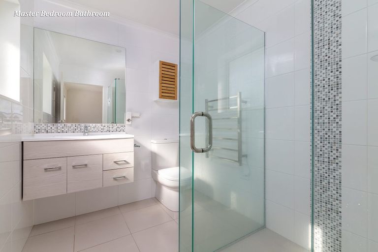 Photo of property in 10 Torea Tai Road, Hobsonville, Auckland, 0616