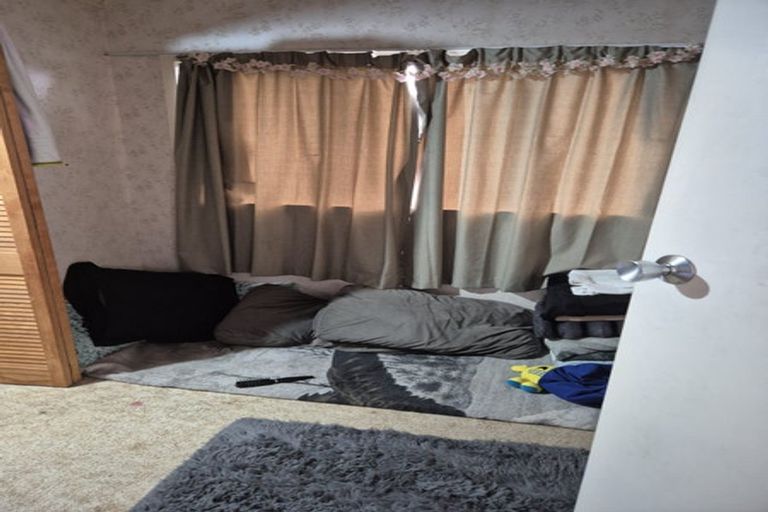 Photo of property in 48 Taikata Road, Te Atatu Peninsula, Auckland, 0610