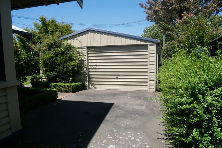 Photo of property in 15 Paparoa Street, Papanui, Christchurch, 8053
