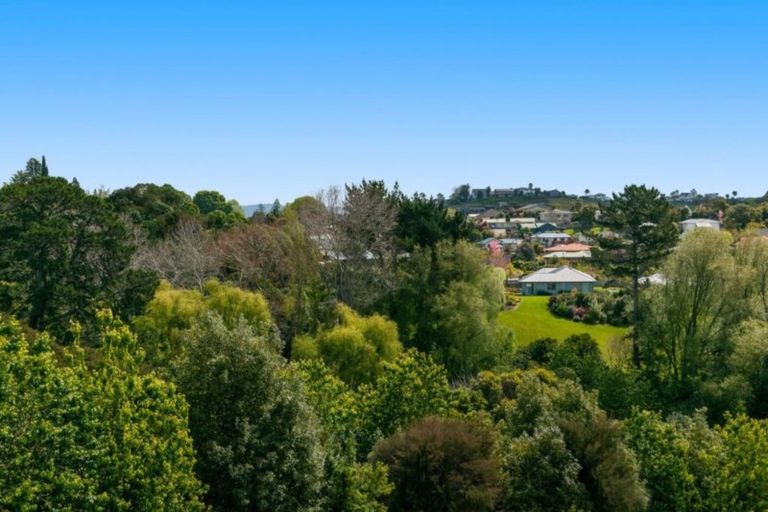 Photo of property in 8 Greenvale Place, Welcome Bay, Tauranga, 3112