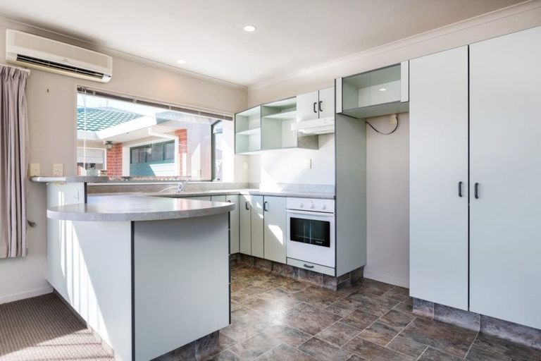 Photo of property in 1/42 Sanders Avenue, Westown, New Plymouth, 4310