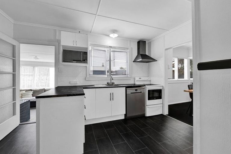 Photo of property in 59 Camberwell Road, Hawera, 4610