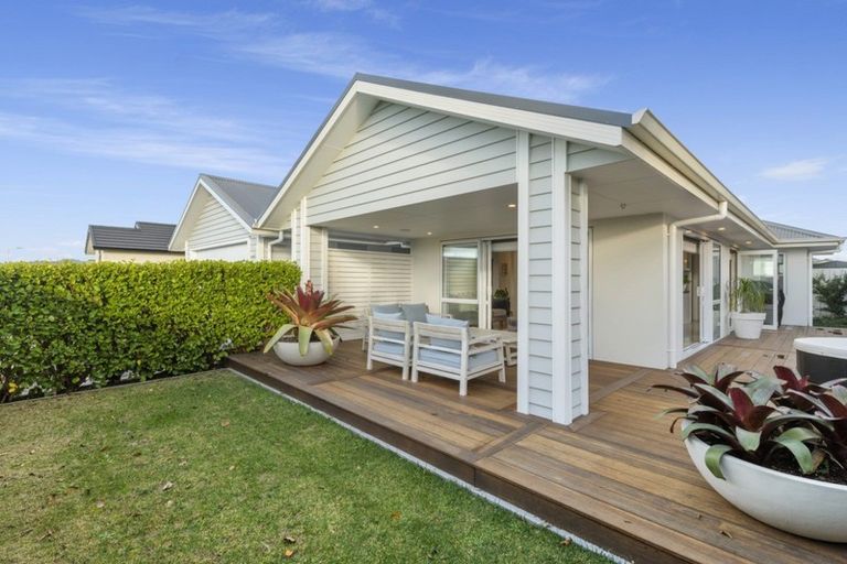 Photo of property in 74 Penetaka Heights, Pyes Pa, Tauranga, 3112