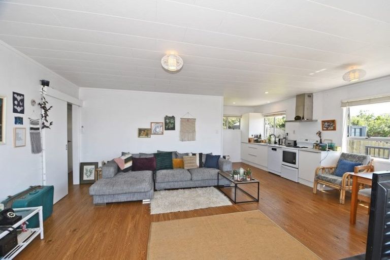 Photo of property in 44 Hauraki Road, Leigh, Warkworth, 0985