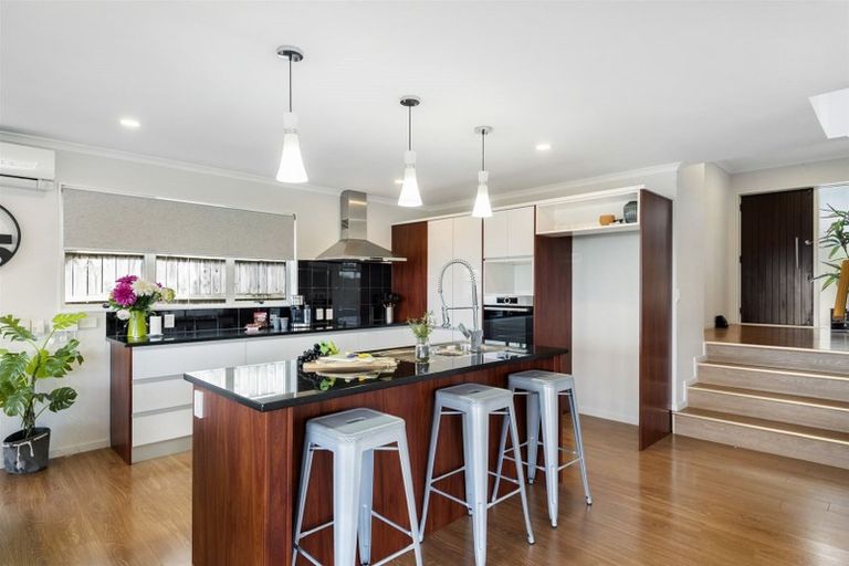 Photo of property in 941 East Coast Road, Torbay, Auckland, 0630