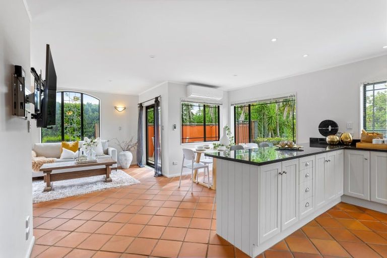 Photo of property in 65 Sunny Crescent, Huapai, Kumeu, 0810