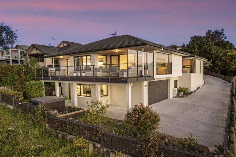 Photo of property in 25 Aurora Avenue, Welcome Bay, Tauranga, 3112