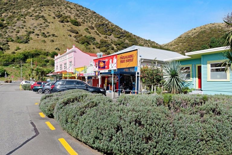 Photo of property in 15 Beach Road, Paekakariki, 5034